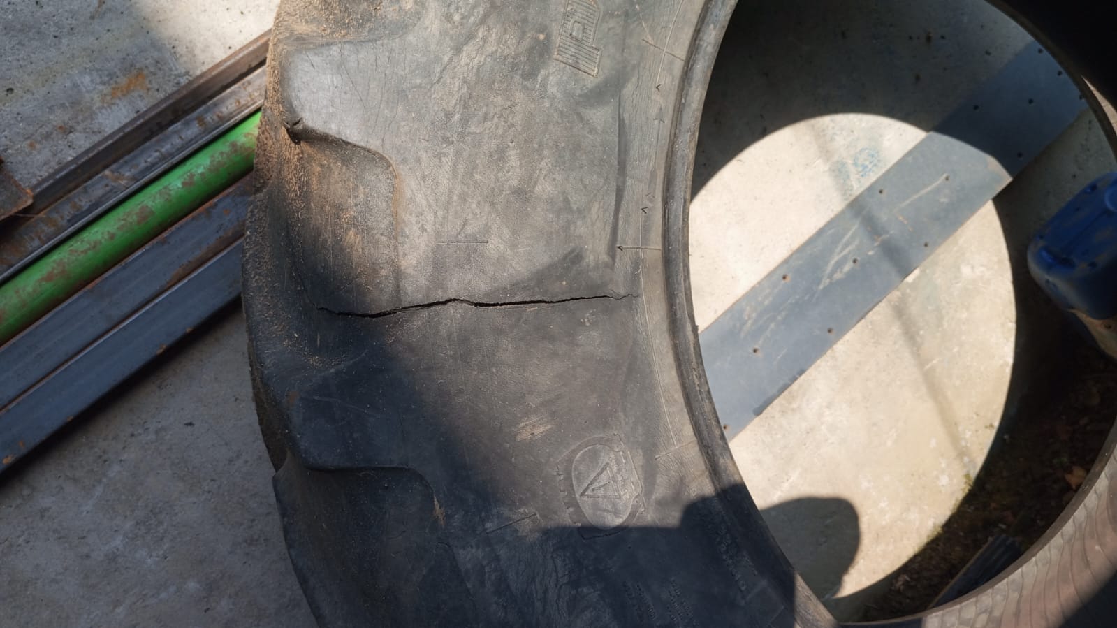 Exemplu de poză de la distanță pentru a înțelege contextul avariei